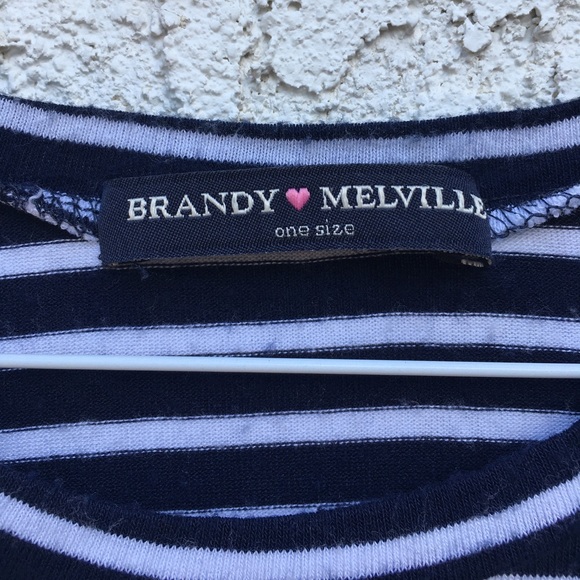 Brandy Melville cropped tee. - Picture 4 of 5